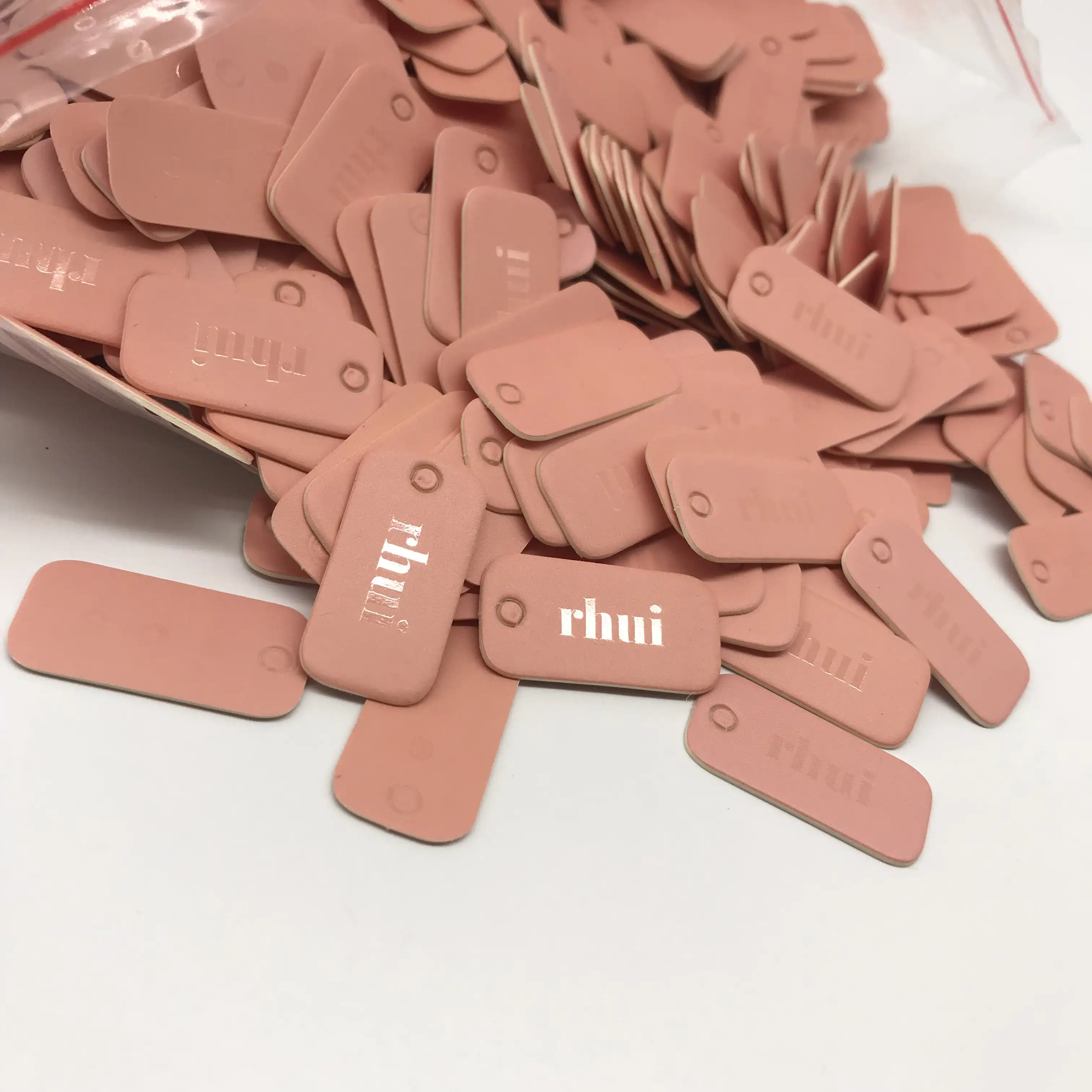 Mini etiqueta de logotipo da marca rosa personalizada uv impressão jóias roupas de crianças
