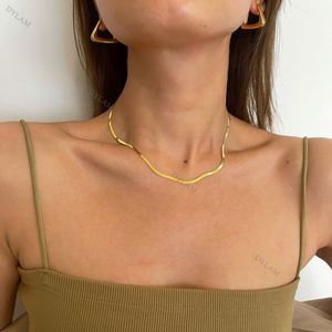 Collar de Plata de Ley 925 con Cadena de Hueso de Serpiente Chapada en Oro de 18k, Joyería Única con Iniciales Dylam, para Parejas - Product Image 3