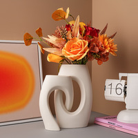 Vase à fleurs en céramique blanche de style européen haut de gamme, vase artistique résistant aux hautes températures pour mariages et décoration intérieure