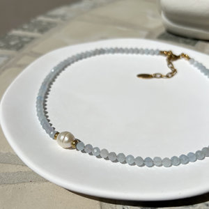 Collier ras-de-cou délicat pour femme en acier inoxydable avec perles de cristal d'aigue-marine de 4 mm <span class=keywords><strong>et</strong></span> une seule perle d'eau douce - Product Image 5