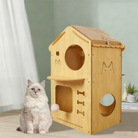 Maison pour chat en bois moderne à plusieurs niveaux - Maison pour chat d'intérieur durable et spacieuse pour les grandes races (jusqu'à 20 livres) - Griffoir solide pour toutes les saisons
