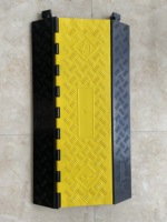 Pente de ralentissement en caoutchouc jaune et noir, hauteur 65 mm, vitesse 10-15 mph, anti-pression, portable pour rampes de voiture et protection de câbles