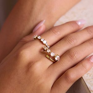 Anillo de Acero de Titanio con Circonita Europeo y Americano, Accesorio de Alta Gama para Mujer que No se Destiñe, Exclusivo Transfronterizo - Product Image 5