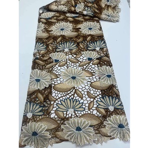 Tela de encaje guipur Las telas de encaje de alta calidad lideran la industria Bordado de tela de encaje de bajo precio para <span class=keywords><strong>vestido</strong></span> de novia - Product Image 3