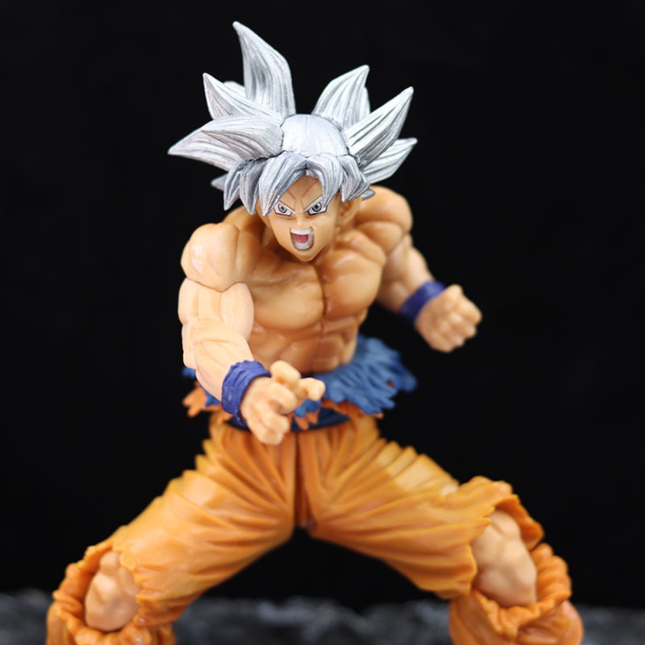 ドラゴンボール CAPSULE 孫悟空 塗装済み完成品 フィギュア 1.0 アクションフィギュアDragonBallシリーズカプセル孫悟空完成品