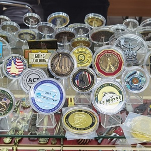 เหรียญที่ระลึกแบบกำหนดเองขายส่ง Oneway กล่องเหรียญรางวัลโลหะกำมะหยี่เคลือบทอง เหรียญที่ระลึกเคลือบแบบกำหนดเอง - Product Image 3