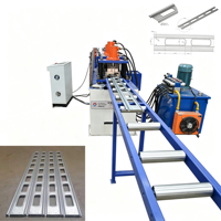 Machine de formage à froid pour panneaux de porte de garage industrielle en acier galvanisé perforé de 0,7 à 1,2 mm, à double pliage