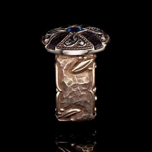 Anello Cocktail H145 in Oro Massiccio 18K con Zaffiri e Motivo Floreale, Gioiello Unisex per Uso Quotidiano - Product Image 6