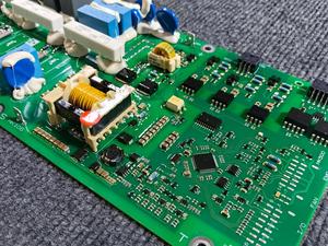 Biến tần C-302/102/202 vlt 134b0200 phiên bản khởi động 315kw-450kw biến tần <span class=keywords><strong>Thyristor</strong></span> chỉnh lưu bảng sạc trước - Product Image 2