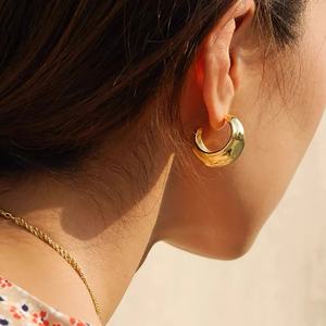 Pendientes de Aro Gruesos Irregulares de Inspire Jewelry, Aros Texturizados Estilo <span class=keywords><strong>Fulani</strong></span>, Pendientes Gruesos de Moda, Regalo para Ella - Product Image 5