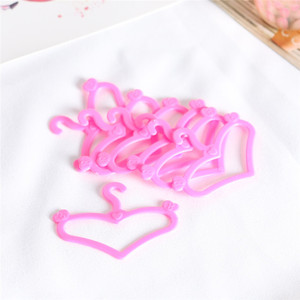 Accessoires pour maison de poupée : mini-cintres de poche miniatures de style européen pour modèles Bjd, simulant des scènes de la vie réelle - Product Image 4