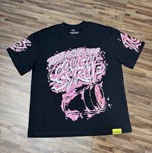 Camisetas de Hombre de Alta Calidad con Estampado 'Eso es MUCHO jarabe para la tos', de Diseñador de Marca Popular, con Estampado Escaneable, de Manga Corta - Product Image 3