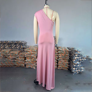 Robe asymétrique élégante à col asymétrique, volants et clous, taille ajustée, longueur irrégulière, nouvelle collection été 2026 pour femme - Product Image 4