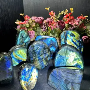 Décoration en cristal de haute qualité pierre naturelle artisanat Labradorite forme libre pour la guérison.