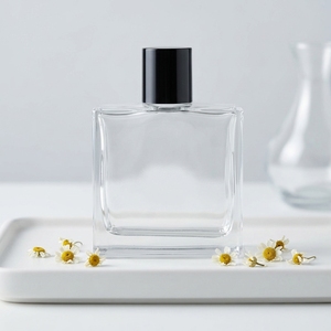 Botellas de Perfume de Vidrio Transparente de Lujo de 50 ml y 100 ml con Tapa de Spray Negra - Product Image 4