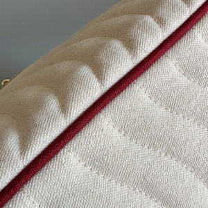 Custom Fashion White <b>Quilted</b> Cotton <b>Makeup</b> <b>Bag</b> Large Capacity Cosmetic <b>Bag</b> with Bow Pull Tab for Girl Traveling Zipper <b>Bag</b> - Product Image 6
