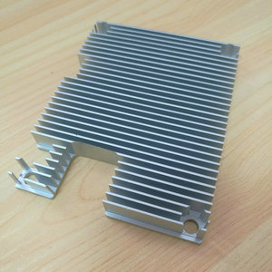 Dissipateur thermique en aluminium usiné sur mesure par CNC pour le refroidissement électronique - Product Image 1