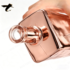 Botellas Cuadradas Vacías de Vidrio Electrochapado de 700 ml Personalizadas para <span class=keywords><strong>Vodka</strong></span>, Tequila, Whisky, con Tapón de Corcho para Brandy - Product Image 5