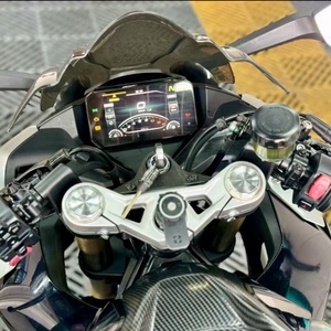 Motocicleta Deportiva <span class=keywords><strong>CF</strong></span> <span class=keywords><strong>450</strong></span> SR de Alto Rendimiento con Motor de 449 cc Refrigerado por Líquido y Cilindrada de 250 cc - Product Image 5