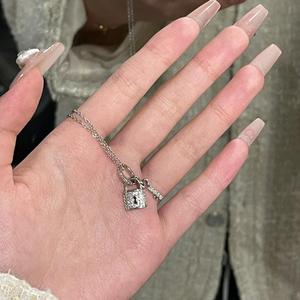 สร้อยคอจี้เงินแท้ S925 ประดับเพชรเต็มเม็ด ดีไซน์โบว์ริบบิ้นสีฟ้าอ่อน เรียบง่าย ใช้งานได้หลากหลาย เครื่องประดับบริเวณไหปลาร้า สไตล์หวานละมุน - Product Image 5