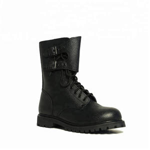 Bottes tactiques DFM09 de haute qualité avec construction Goodyear Welt, dotées de 2 boucles métalliques réglables sur les manchons, en cuir pleine fleur - Product Image 1