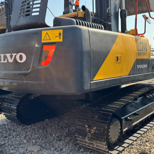 Excavadora Volvo EC240 usada original con pocas horas de uso, excavadora Volvo EC240 original, excavadora Volvo EC240 sueca usada de 24 toneladas - Product Image 3