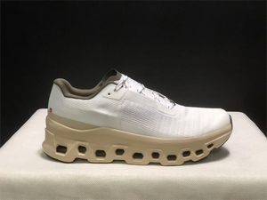 أحذية رياضية عصرية بلون وردي فاتح مستوحاة من كرة السلة مع نعل سميك هندسي وشعار مخصص - Product Image 5