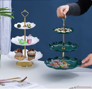 Support de table à dessert à 3 niveaux pour gâteau Assiette de service aux fruits pour la décoration de gâteaux de mariage - Product Image 2