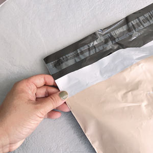 Bolsas de Correo Biodegradables Beige Mate, Bolsa de Envío de Polietileno, Bolsa de Correo para Bikinis y Pelucas con su Propio Logotipo Personalizado - Product Image 4