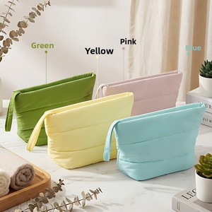 Sac cosmétique personnalisé d'usine OEM, trousse de maquillage mignonne, trousse de toilette pour femmes - Product Image 4