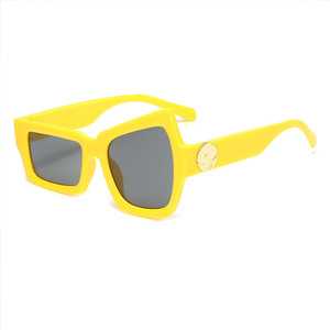 Gafas de Sol con <span class=keywords><strong>Cejas</strong></span> Elevadas de Estilo Hip Hop, con Diseño Irregular y Exagerado de los Tamaños de los Ojos - Product Image 2