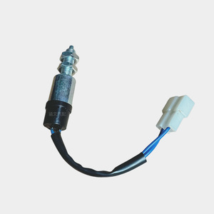 Interruptor de luz de freno universal M10 1.0 de acero para reparación y reemplazo de camiones CA1046 - Product Image 1