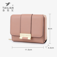Dompet Wanita Premium Vintage Model Clutch Pendek Lipat Bahan PU Asli dengan Kancing Pengunci, Portabel, Hiasan Huruf, Cocok untuk Perjalanan, Bahan Polyester