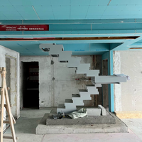 Escalier en L moderne et durable pour intérieur, escalier spiralé flottant avec design suspendu librement, escalier en L