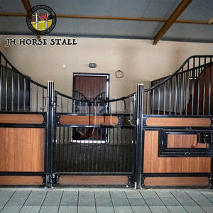 ระบบคอกม้าไม้ไผ่แบบกำหนดเอง แผงด้านหน้าคอกม้าสไตล์ยุโรปที่ทนทาน ประตูบานสวิงปรับแต่งได้ - Product Image 1