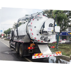 Camion de nettoyage des égouts combiné Isuzu Giga 304 Supersucker avec dispositif de purification des eaux usées et système de nettoyage par jet d'eau - Product Image 5