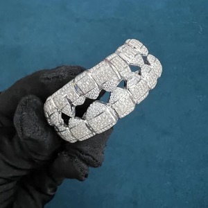 ชุดกริลล์ซเพชรโมอิสซาไนต์ VVS คุณภาพสูง ดีไซน์ทันสมัย สไตล์ฮิปฮอป  วัสดุเงินแท้ 925 สำหรับผู้ชายและผู้หญิง ราคาดีที่สุด - Product Image 1