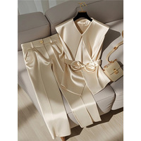 Ensemble Mode Décontracté Deux Pièces en Satin Champagne avec Ceinture à Nœud, Haut Débardeur Sans Manches et Pantalon, Élégant pour Femme de Bureau