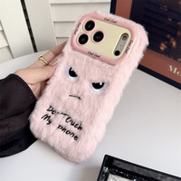 Coque de téléphone en peluche douce avec support d'objectif caméra et motif dessin animé pour iPhone 11 12 13 14 15 16 Pro et Pro Max (modèles 17 18) - Veuillez ne pas toucher