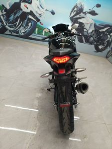 Moto sportive <span class=keywords><strong>Kawasaki</strong></span> Ninja Junior avec moteur bicylindre refroidi par eau de <span class=keywords><strong>650</strong></span> cm³. Le corps est conçu pour être léger. - Product Image 3