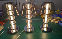 Lampes de table LED contemporaines, élégantes et stylées XCT9298 avec éléments en fer/verre/acrylique pour la chambre à coucher, le salon, la décoration intérieure