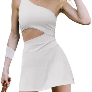 Bayan tenis elbise sutyen ve şort ile inşa egzersiz bir omuz Mini elbise atletik Golf elbise kesip