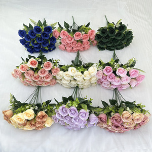 Bouquet di 18 Rose Artificiali in Tessuto di Seta Fatto a Mano, Nuova Decorazione per <span class=keywords><strong>San</strong></span> <span class=keywords><strong>Valentino</strong></span>, Matrimoni, <span class=keywords><strong>Casa</strong></span>, Fotografia e Tavola da Pranzo - Product Image 2