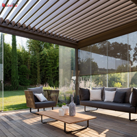 Pergola motorisée en aluminium OEM en gros avec toit rétractable et finition thermolaquée pour balcon et restaurant