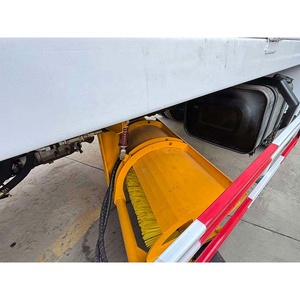 Camion déneigeur Shacman avec moteur, brosse à neige, épandeur de neige, fonctions de déneigement et de dégivrage - Product Image 5