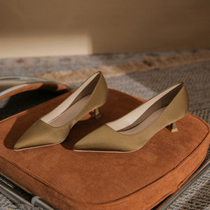 Chaussures à talons hauts pour femmes, taille petite, <span class=keywords><strong>bout</strong></span> <span class=keywords><strong>pointu</strong></span>, <span class=keywords><strong>talon</strong></span> moyen, escarpins sexy, faux escarpins de soirée de mariage - Product Image 3