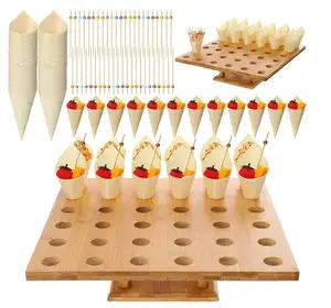 Benutzer definierte 150pc Einweg-Lebensmittel kegel aus Holz mit 36 Löchern Bambus-Eistüte halter Food Cone Display Stand 150 Bambus stock