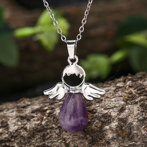 Collana con Ciondolo Angelo in Pietra Naturale, Delicato Charm in Gemma, Gioielli Spirituali Boho Fatti a Mano per Donne, Regalo Casual Quotidiano - Product Image 4