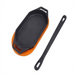 Plaque de cuisson en fonte de qualité supérieure avec revêtement antiadhésif en céramique, forme rectangulaire, finition émaillée orange, élément décoratif élégant pour table - Product Image 1
