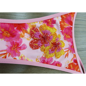 OEM Bikini en tissu à motifs floraux <span class=keywords><strong>de</strong></span> haute qualité perles peintes à la main <span class=keywords><strong>soleil</strong></span> dans les bars brodés vêtements <span class=keywords><strong>de</strong></span> plage tongs maillots <span class=keywords><strong>de</strong></span> <span class=keywords><strong>bain</strong></span> - Product Image 6